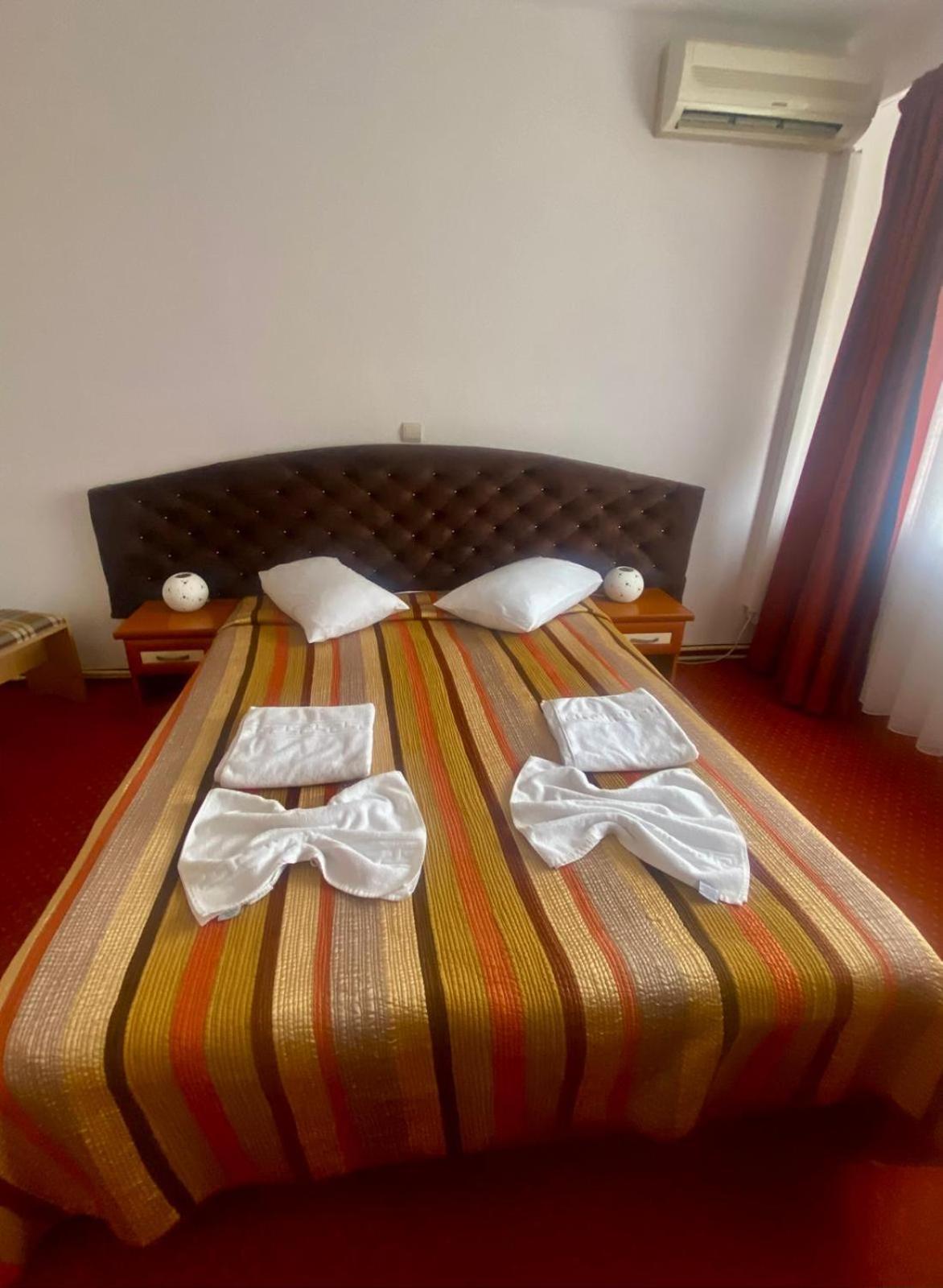 Hotel Rusca Hunedoara Exterior foto