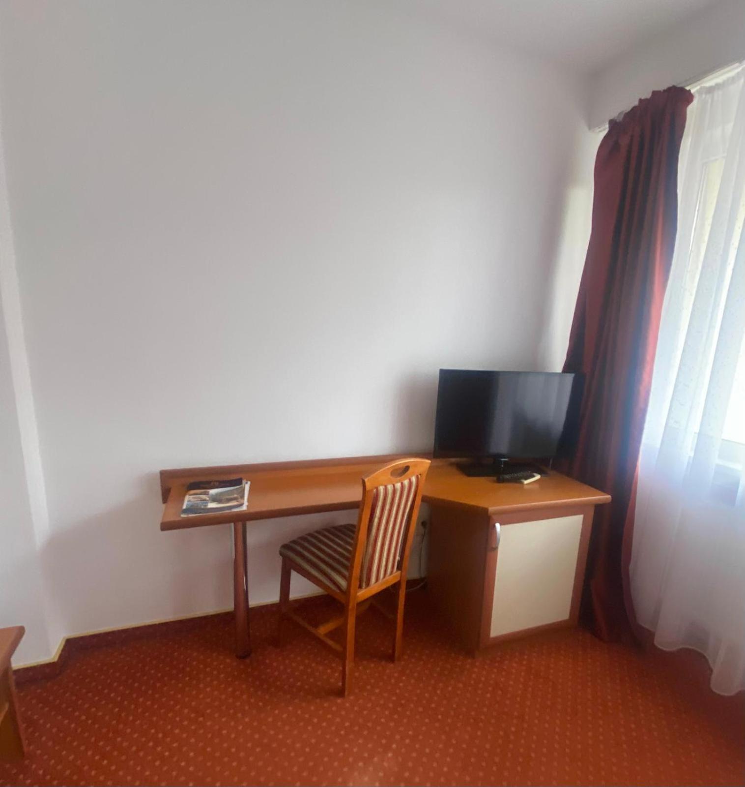 Hotel Rusca Hunedoara Exterior foto